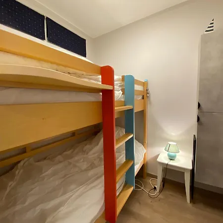 Apartment In Nieuwpoort With Ocean Views, Cleaning Included Lägenhet *