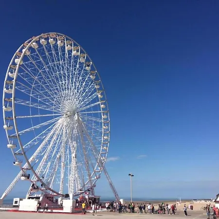 Apartment In Nieuwpoort With Ocean Views, Cleaning Included Lägenhet *